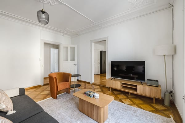 Göttlich Enge 1.5 Zim. mit Keller, Nah zum Markt, by Blueground 4