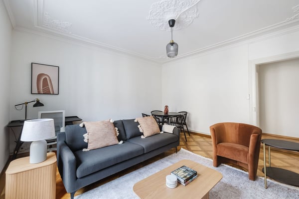 Göttlich Enge 1.5 Zim. mit Keller, Nah zum Markt, by Blueground 3