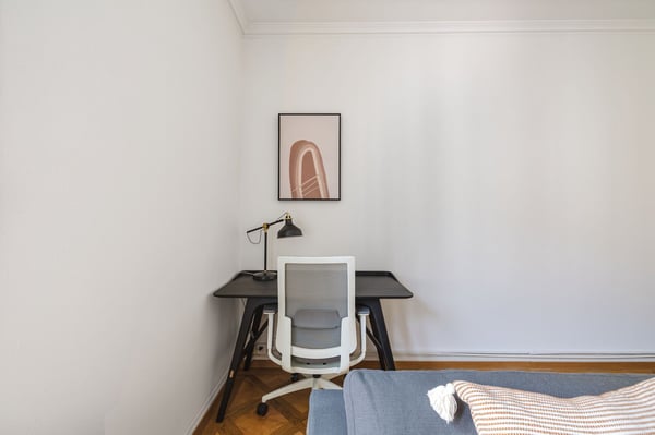 Göttlich Enge 1.5 Zim. mit Keller, Nah zum Markt, by Blueground 5