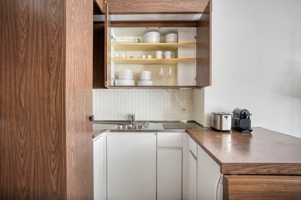 Helles Studio (2.5 ZW) Unterstrass, 10 mit Tram von HB, by Blueground 6