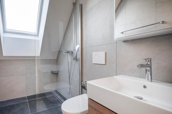 Sonnige Kloten 1.5 ZW mit Keller und W/T. Nah zum Markt, by Blueground 18