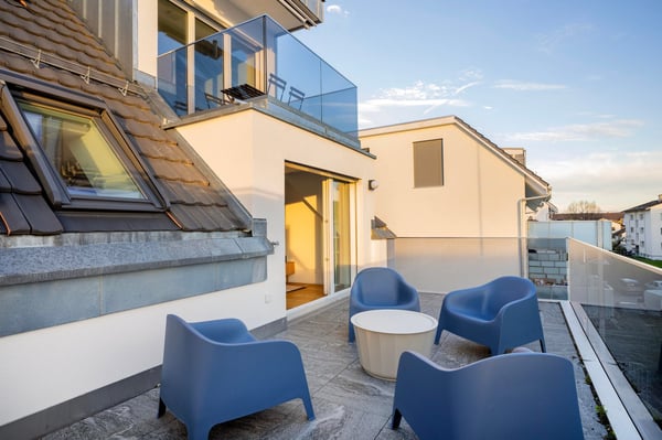 Sonnige Kloten 1.5 ZW mit Keller und W/T. Nah zum Markt, by Blueground 4