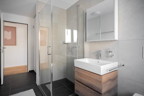 Sonnige Kloten 1.5 ZW mit Keller und W/T. Nah zum Markt, by Blueground 12