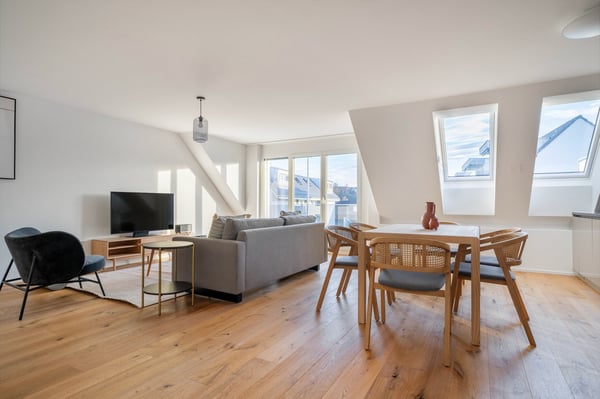 Sonnige Kloten 1.5 ZW mit Keller und W/T. Nah zum Markt, by Blueground 2