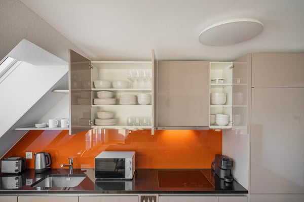 Sonnige Kloten 1.5 ZW mit Keller und W/T. Nah zum Markt, by Blueground 7