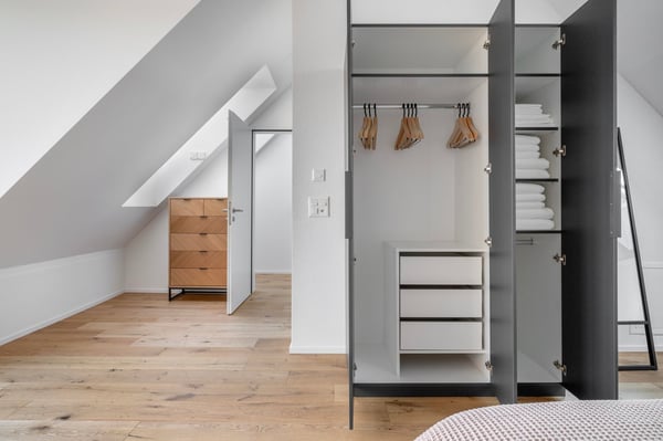 Sonnige Kloten 1.5 ZW mit Keller und W/T. Nah zum Markt, by Blueground 11