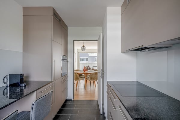 Luxus Altstetten, 1.5ZW mit Keller & W/T, nah Markt, über Blueground 12