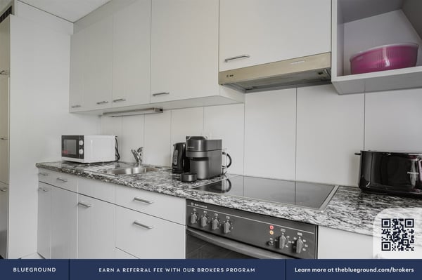 Schöne Enge 1.5 Zim. mit Keller, Nah zum Markt, by Blueground 8