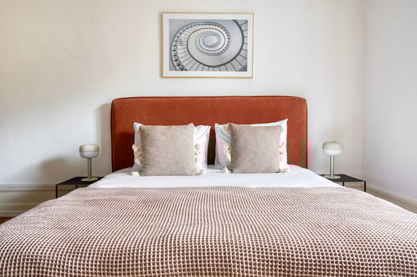 Schöne Enge 1.5 Zim. mit Keller, Nah zum Markt, by Blueground 14