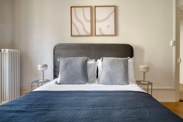 Schöne Enge 1.5 Zim. mit Keller, Nah zum Markt, by Blueground 9