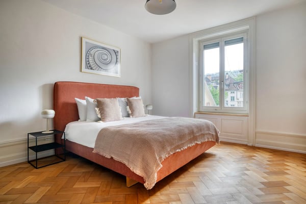 Schöne Enge 1.5 Zim. mit Keller, Nah zum Markt, by Blueground 13