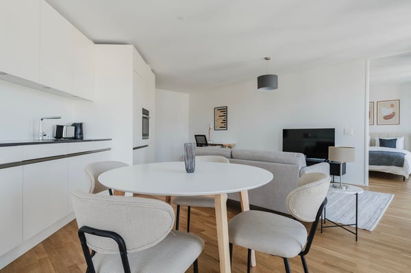 Luxus Wiedikon 1.5 ZW, Keller, W/T, 10 Min. z. Market, by Blueground 7