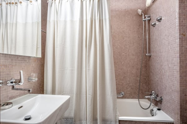 Schönes Studio (2.5 ZW) Unterstrass, 10 mit Tram von HB, by Blueground 10