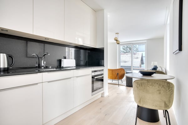 Modern Wiedikon 1.0 Room w/ Storage & W/D, 3 min to Market, by Blueground 6