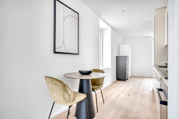 Modern Wiedikon 1.0 Room w/ Storage & W/D, 3 min to Market, by Blueground 5