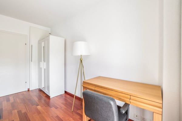 Luftige Wiedikon 4.5 ZW mit W/T, nah Markt & ZRH HB, by Blueground 14