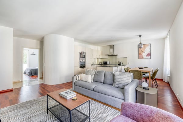 Luftige Wiedikon 4.5 ZW mit W/T, nah Markt & ZRH HB, by Blueground 2