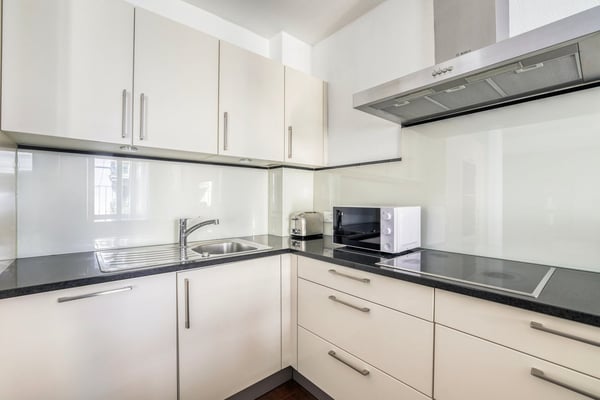 Luftige Wiedikon 4.5 ZW mit W/T, nah Markt & ZRH HB, by Blueground 10