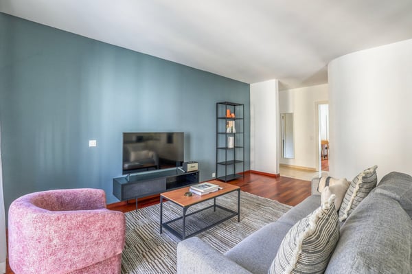 Luftige Wiedikon 4.5 ZW mit W/T, nah Markt & ZRH HB, by Blueground 3