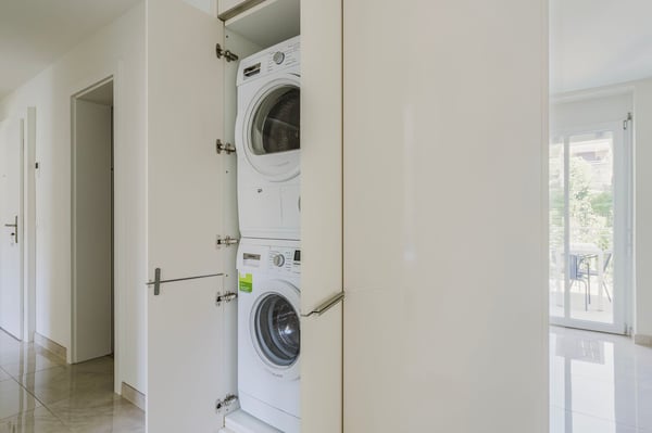 Schicke Enge 2 ZW mit W/T, nah Markt & ZRH HB, by Blueground 16