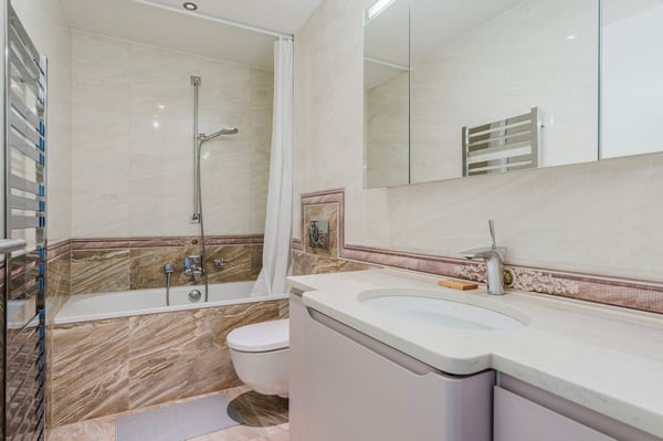 Schicke Enge 2 ZW mit W/T, nah Markt & ZRH HB, by Blueground 15