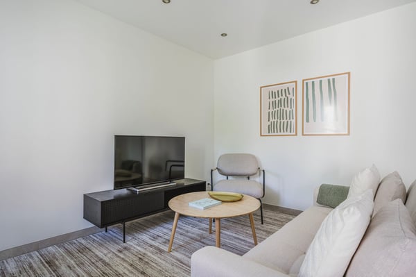 Schicke Enge 2 ZW mit W/T, nah Markt & ZRH HB, by Blueground 4