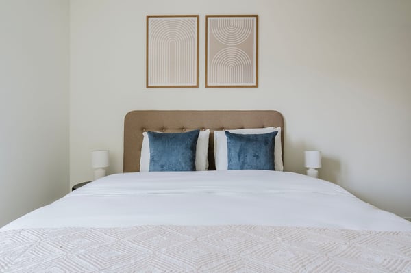 Schicke Enge 2 ZW mit W/T, nah Markt & ZRH HB, by Blueground 23