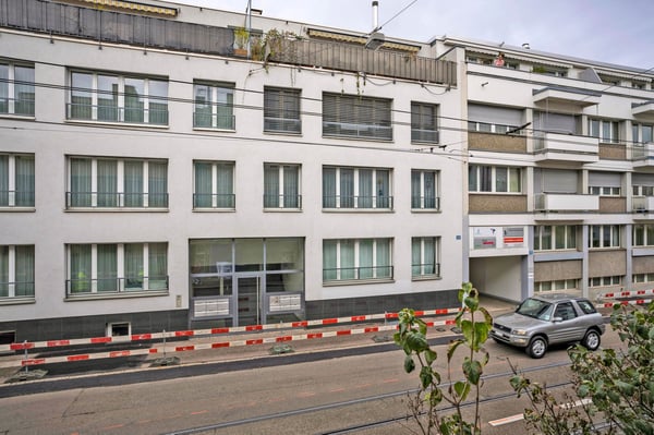 15 Minutes Walk to the Local Central Market,10 Minutes with Bus to Basel Main Train Station 5