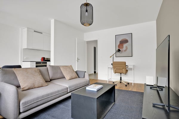 15 Minutes Walk to the Local Central Market,10 Minutes with Bus to Basel Main Train Station 2