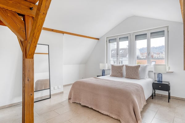 Grossartige Altstetten, 2.5ZW mit W/T, nah Markt, über Blueground 13