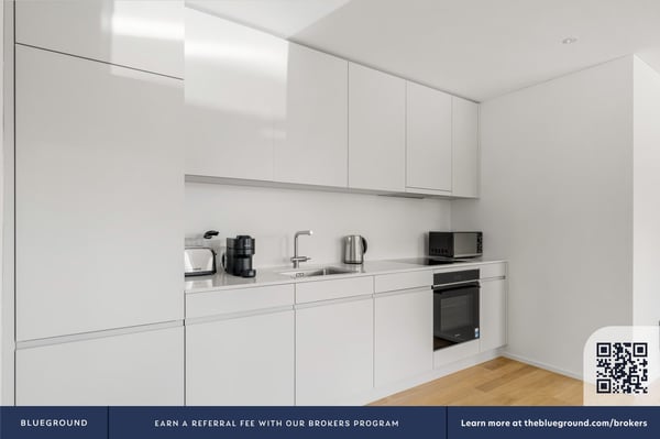 Blueground ID235, Seebach 8