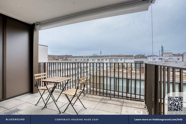 Gehobene 1.5 ZW mit privater W/T und schöne Aussicht, by Blueground 4