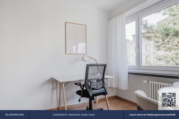 Sonniges Iselin 3.5 ZW mit Keller,, 1 Min. zum Markt, by Blueground 4
