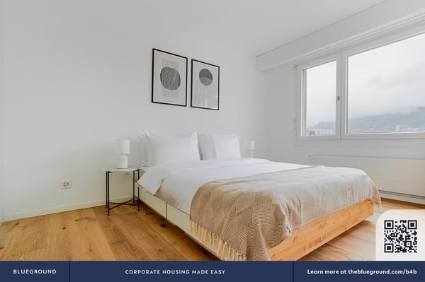 Stylish Furnished Apartment in Zürich with City Views 9