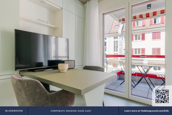 Blueground ID228, Oerlikon 4