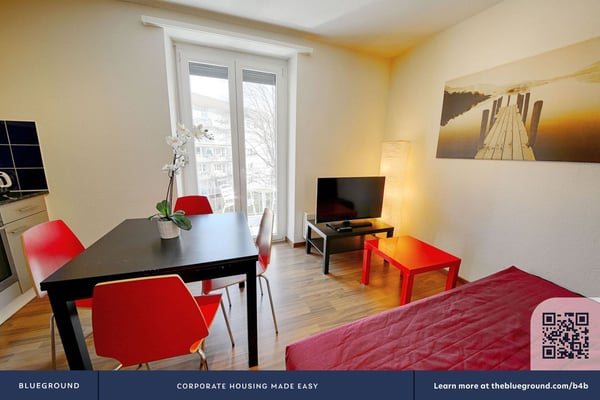 Building Schwamendingenstrasse (ZRH1419329P) 9