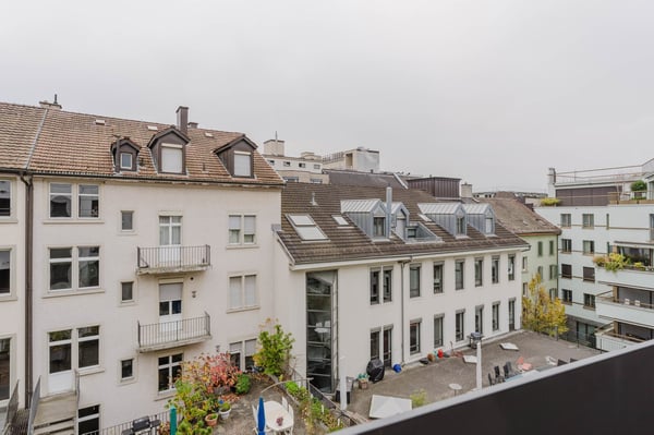 Balcony, at the main train station, very central location 5