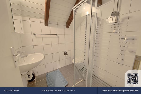 Building Schwamendingenstrasse (ZRH1419328P) 4