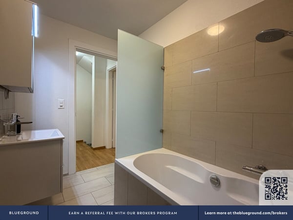 Building Bahnhofstrasse (ZRH1512377P) 8