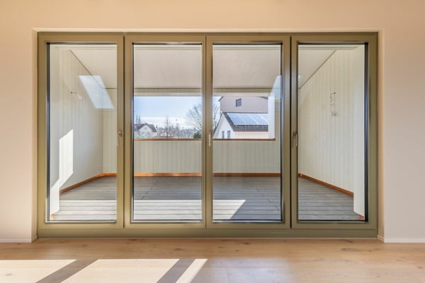 Bezugsbereit! Komplett saniertes 5.5 Zimmer Einfamilienhaus im schönen WEIHERHOF 14