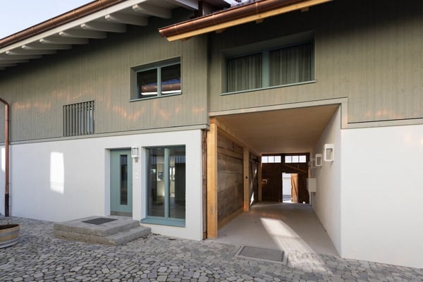 Bezugsbereit! Komplett saniertes 5.5 Zimmer Einfamilienhaus im schönen WEIHERHOF 2