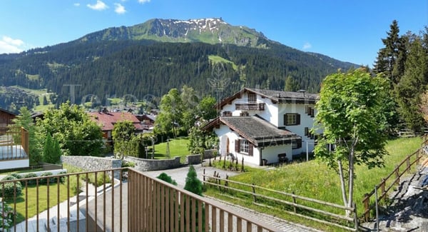 Mehrfamilienhaus 