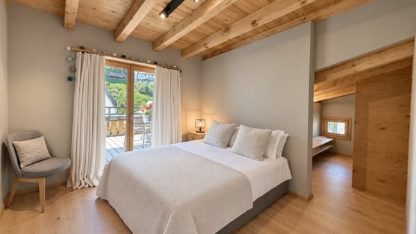 Exklusive 2.5 Zimmer Dachgeschosswohnung im Zentrum von Klosters 5