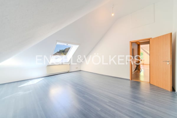 3-Zimmer-Dachgeschosswohnung 1