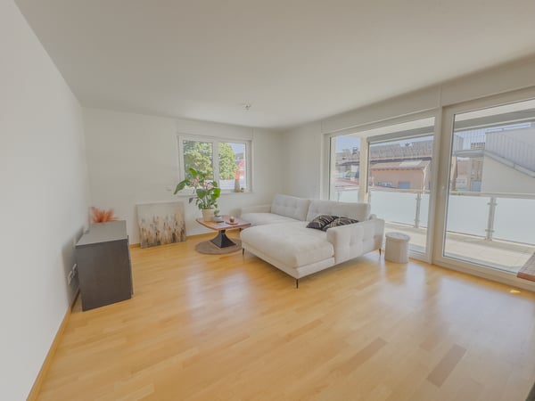 Helle neuwertige 1.5 Zimmer-Wohnung mit Terrasse, Lift und Tiefgarage 1