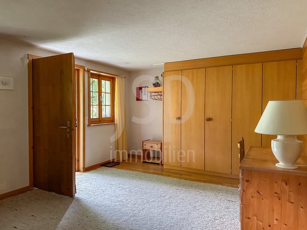 Stilvolles Simmentaler Haus mit unverbaubarem Ausblick am Bach 8