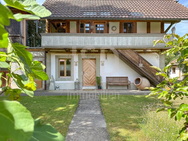 Der historische Brunnenhof in Grafenried (Grundstück von 5'431m2) 9
