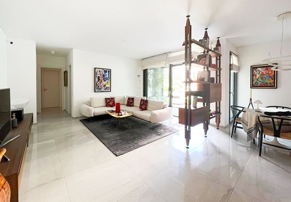 Lugano centro-servizi: appartamento 1.5 locali con ampi spazi e posto auto 1