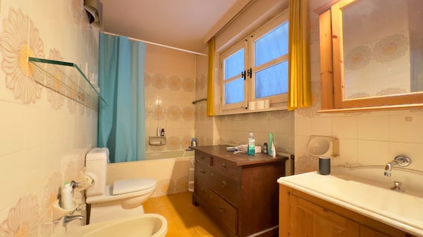 Gentilino, ampia casa bifamiliare con due appartamenti separati e giardino privato. 14