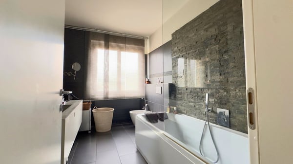 Gentilino, ampia casa bifamiliare con due appartamenti separati e giardino privato. 7